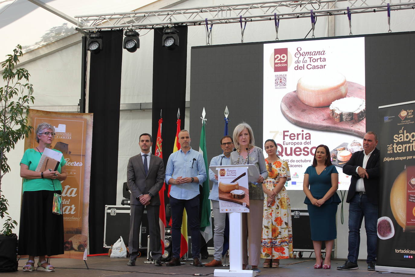 Imagen secundaria 2 - Decenas de quesos artesanos se dan cita en la VII Feria Europea de Casar de Cáceres