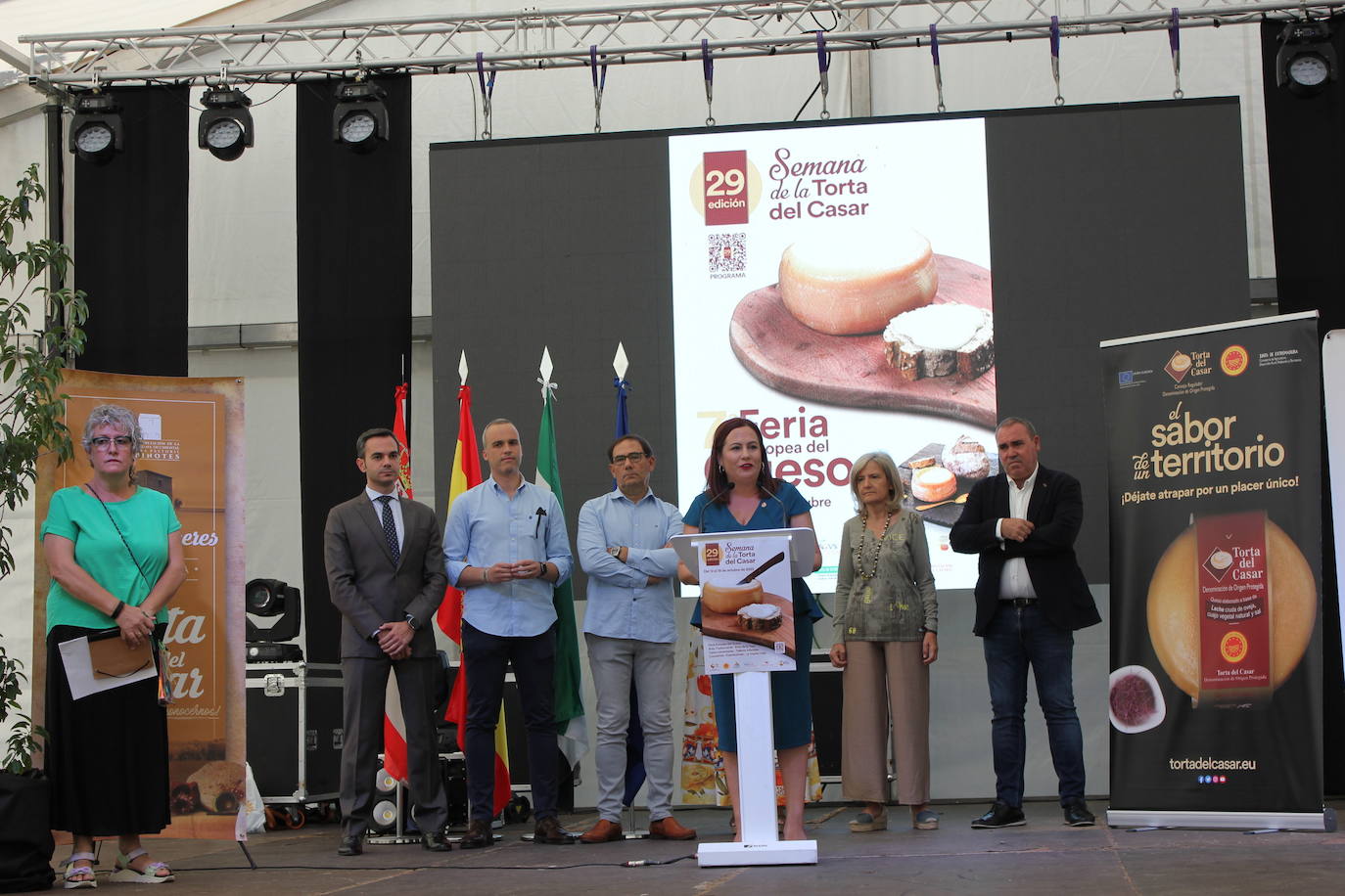 El queso úne en Casar de Cáceres a miles de personas