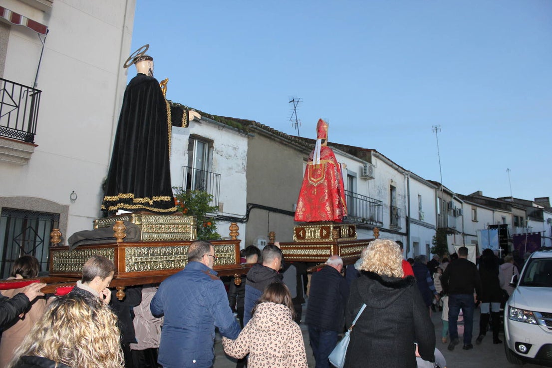 San Benito y San Blas, muy arropados a su llegada a la localidad