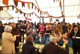 Algunso participantes en el Mercado de viandas del pasado año.