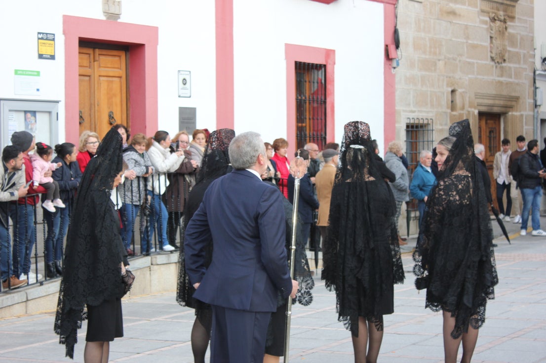 La procesión del Santo Entierro luce como manda la tradición