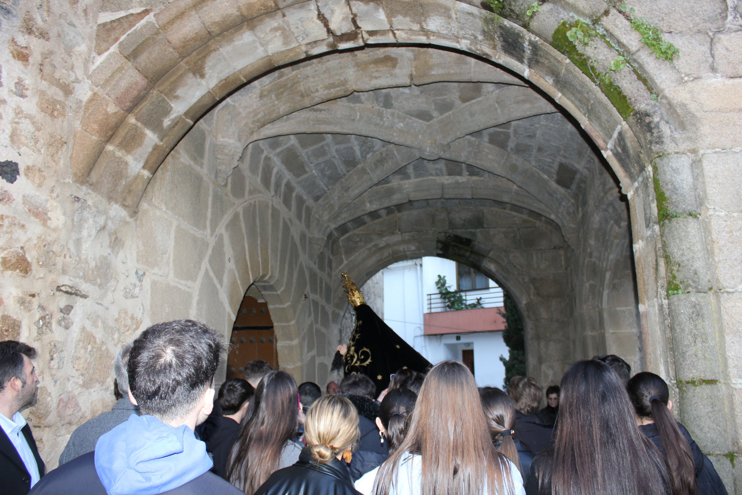 La procesión del Santo Entierro luce como manda la tradición