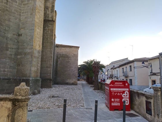Roban casi 600 euros a un vecino de 71 años cuando regresaba a su casa