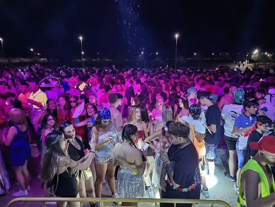 El Ayuntamiento organizará tres discos móviles y dos viajes para jóvenes este verano