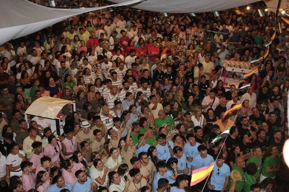 108 peñas se inscriben en el tradicional desfile de este Viernes del Ramo