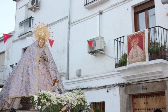 La Junta Rectora de la Virgen anima a los casareños a vestir con trajes típicos para recibir a la patrona