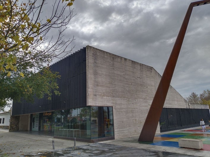 El Albergue Vía de la Plata se licitará como espacio referente de la Torta del Casar