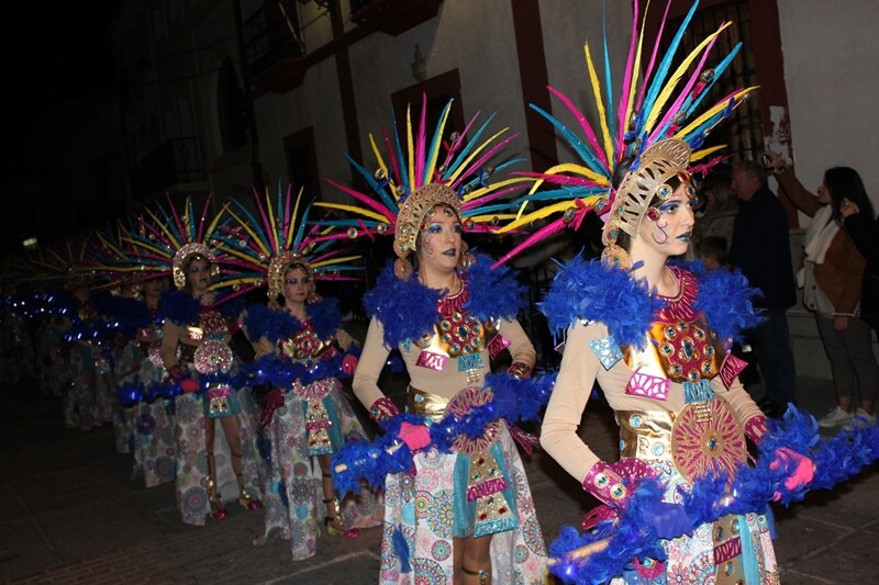 ‘Las diosas valkirias’ triunfan en el desfile de comparsas