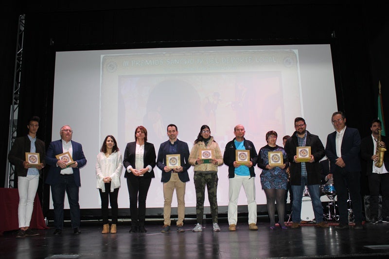 Premiados de esta edición, anoche, en el acto de entrega. 