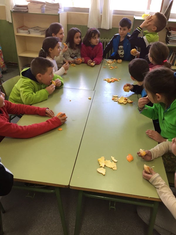 Frutas para todos en el colegio León Leal Ramos