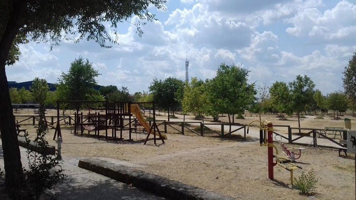 El nuevo proyecto estará en las proximidades del parque infantil de La Charca. 