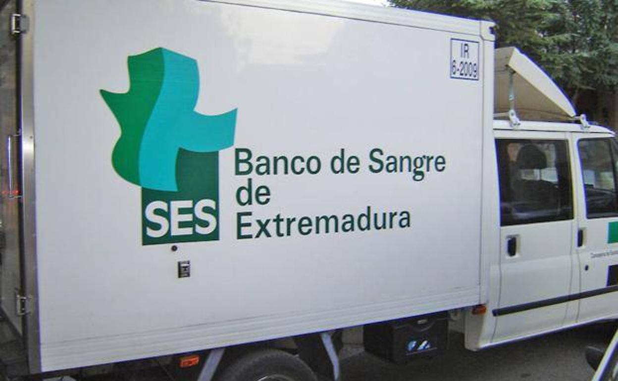 Camión del Banco de Sangre de Extremadura 
