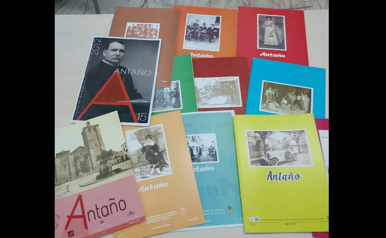 Ejemplares de la revista 'Antaño'