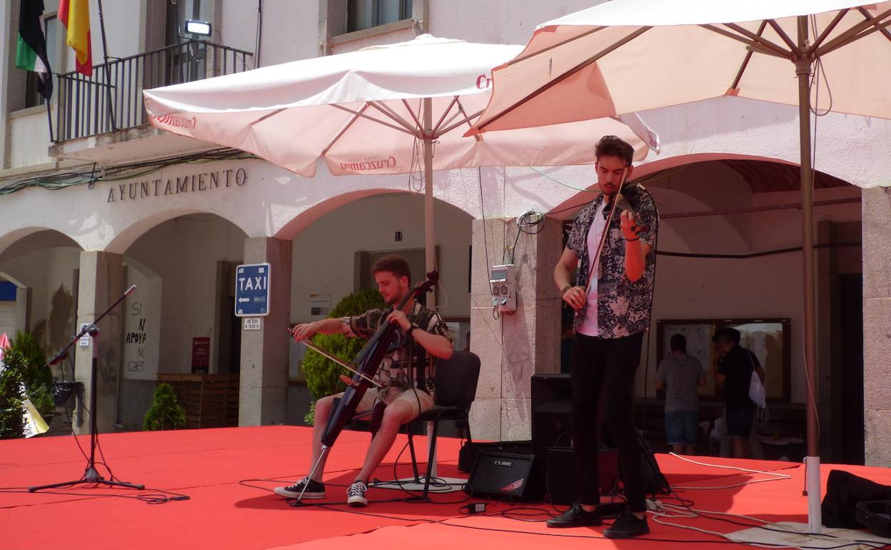 Aitor Schwaderer en concierto en la Plaza de España 