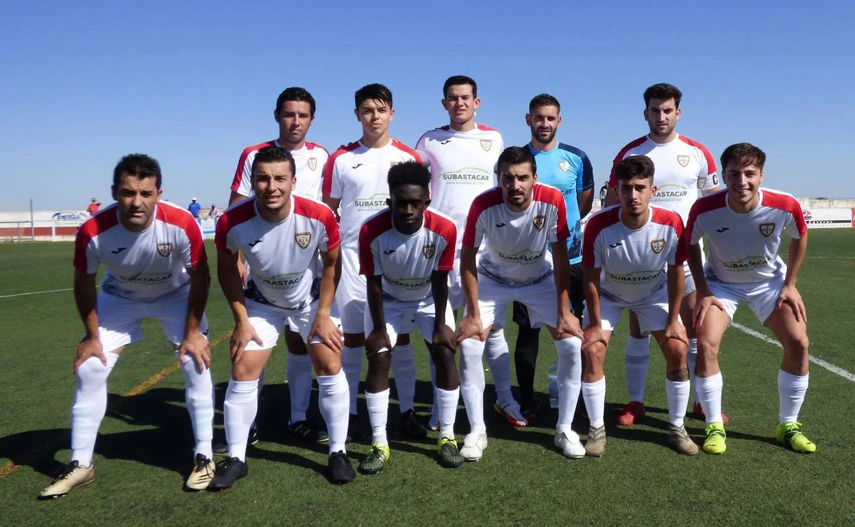 Once inicial del CD Castuera.Subastacar en el primer partido de la temporada ante el Santa Amalia.