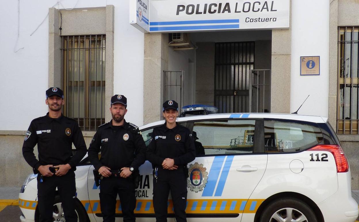 Dos futuros agentes de la Policía Local realizan prácticas tras aprobar la oposición