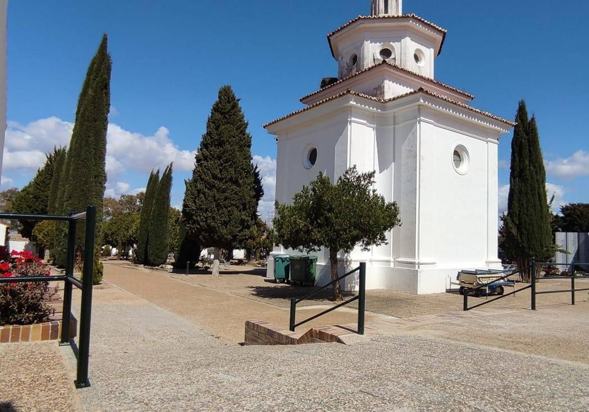 El ayuntamiento acomete obras en el cementerio municipal