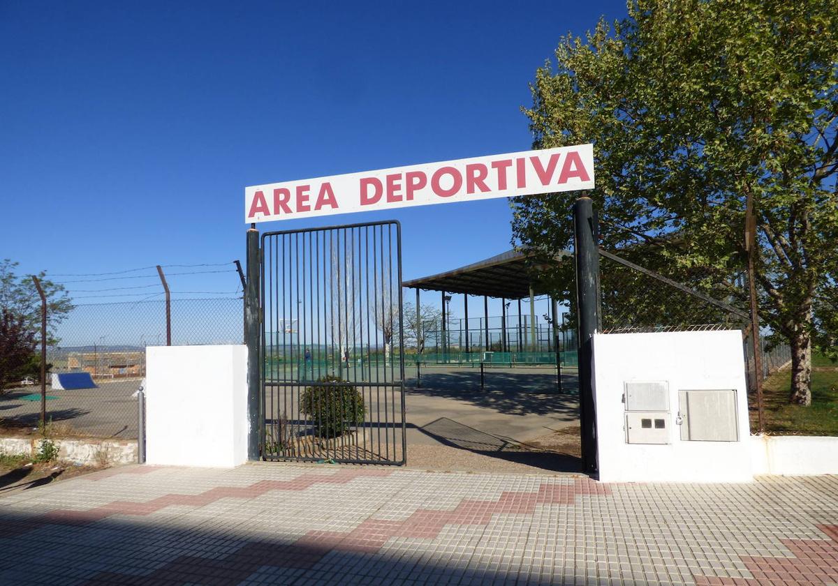 Entrada al Área Deportiva.