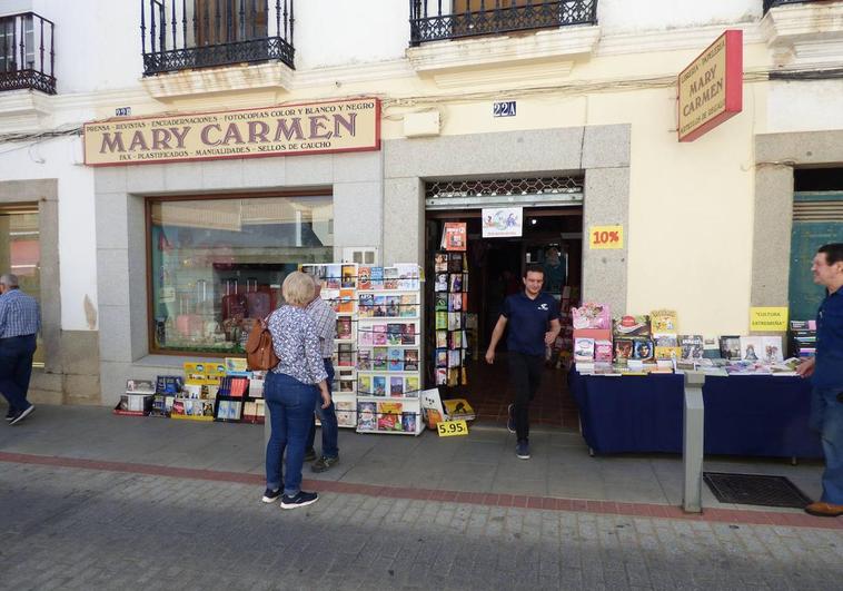 Las librerías celebran el Día de Libro sacando sus ejemplares a la calle