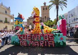 La carroza «El cuento de María» ganó el concurso de carrozas engalanadas.