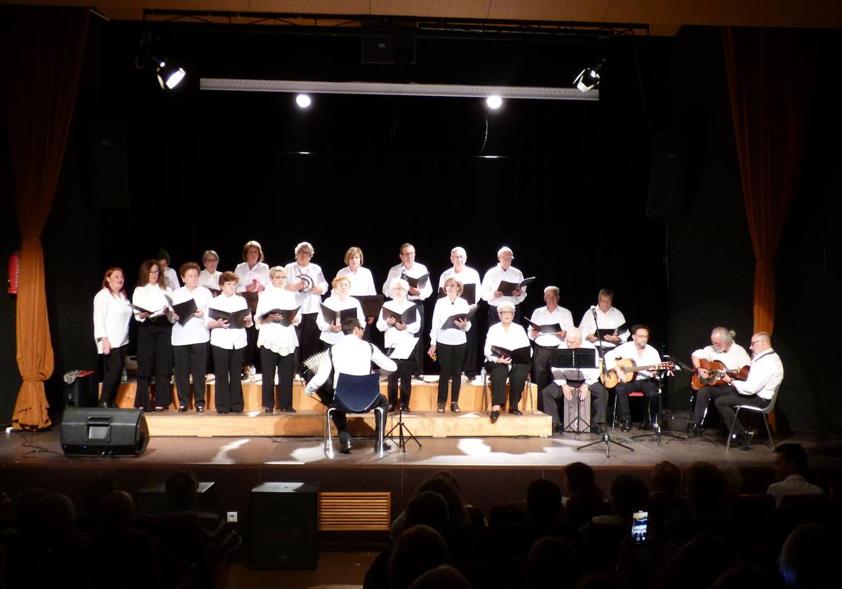 Nuevo éxito de la Asociación Musical del Centro de Mayores con el recital de canciones populares