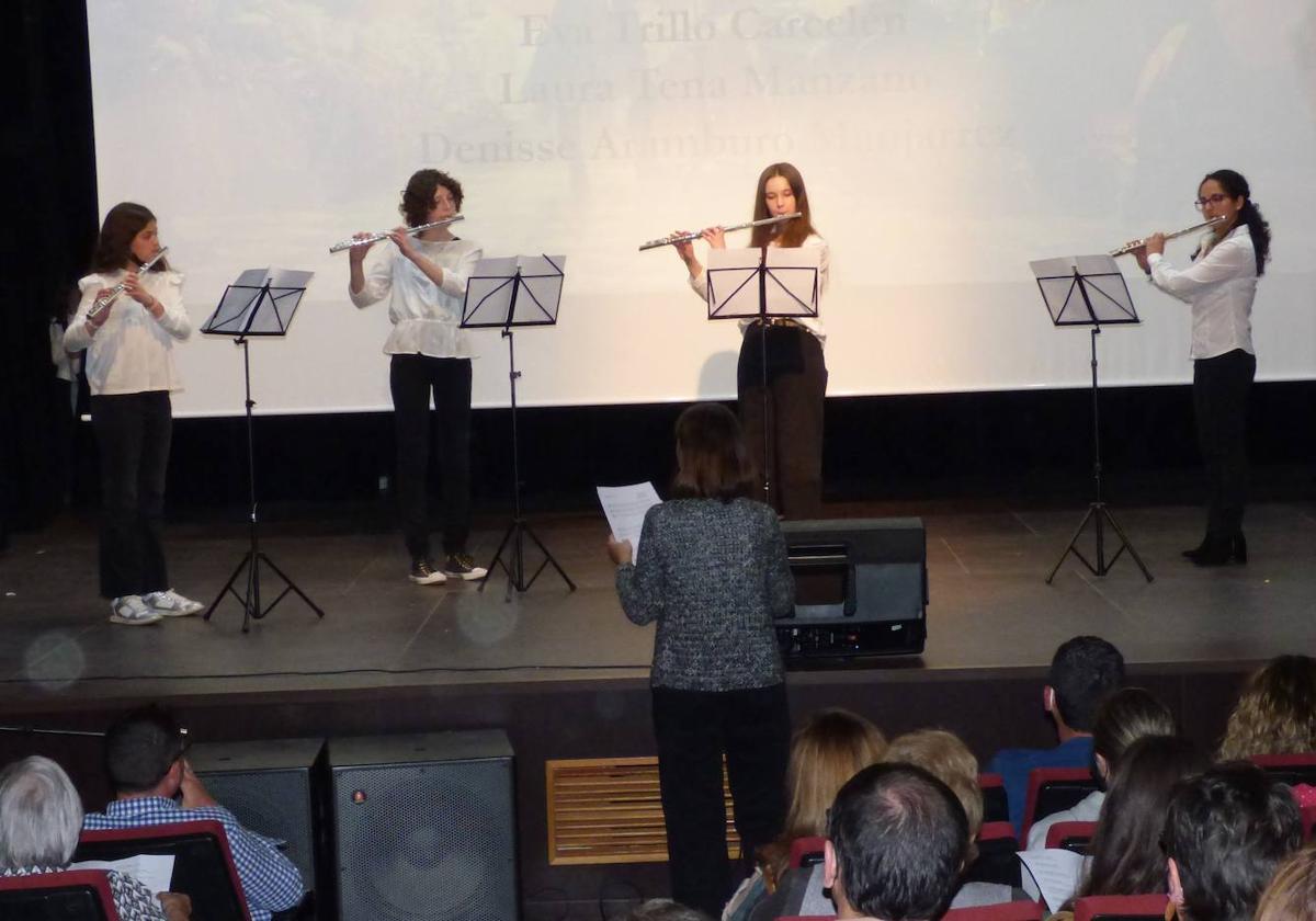 Audición de saxofón, flauta travesera y clarinete.
