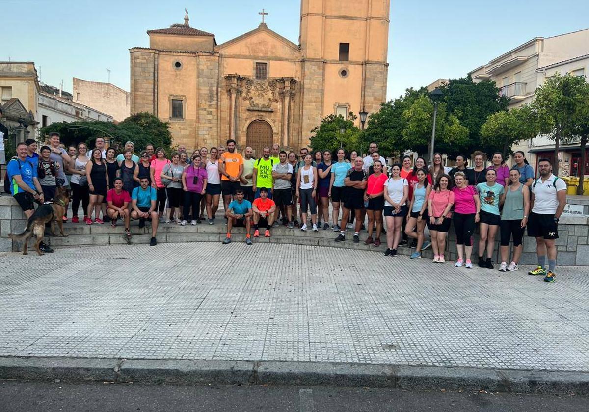 Participantes antes de la salida en la Plaza de España.
