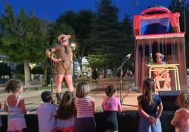 Teatro infantil y títeres en el parque de Santa Ana.