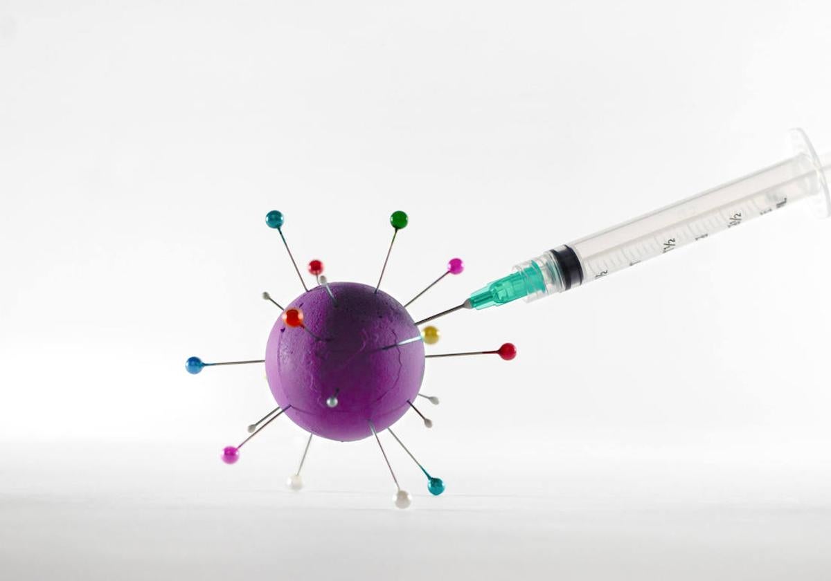 El Centro de Salud de Castuera comienza la campaña de vacunación contra la gripe y el covid con mayores de 70 años y personas inmunodeprimidas
