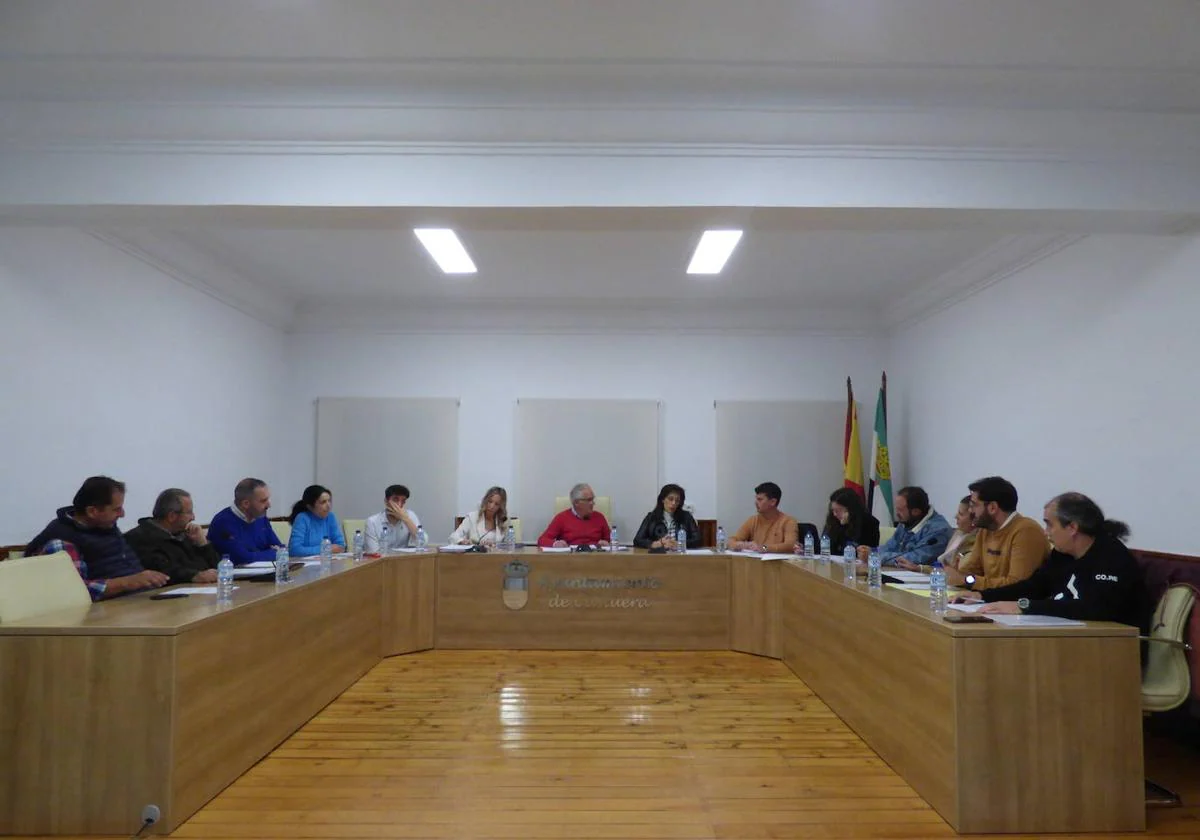 La amnistía y la investidura se cuelan en el pleno del ayuntamiento de Castuera