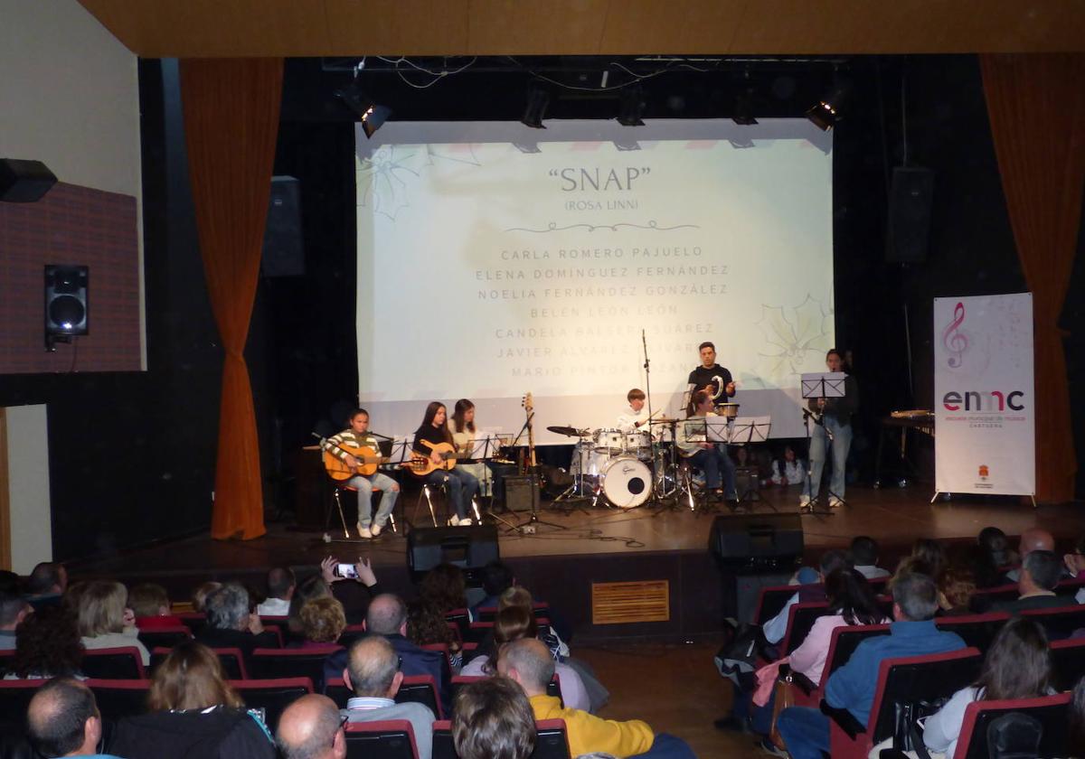 Gran velada musical en la primera audición de Navidad de la Escuela Municipal de Música