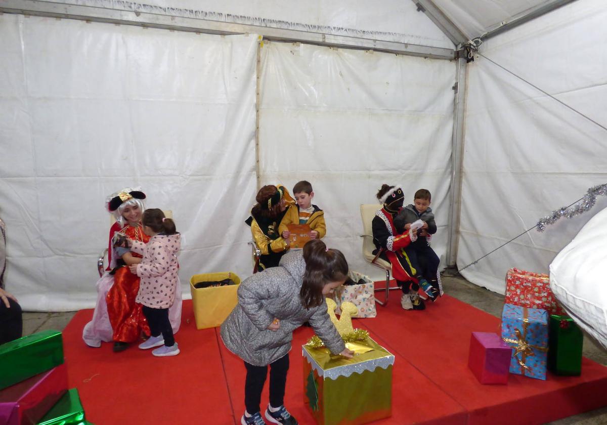 Los Pajes Reales recogieron las cartas de los Reyes Magos y ya preparan la cabalgata