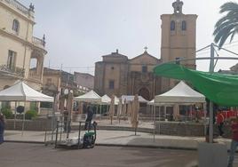 Preparativos en la Plaza de España.