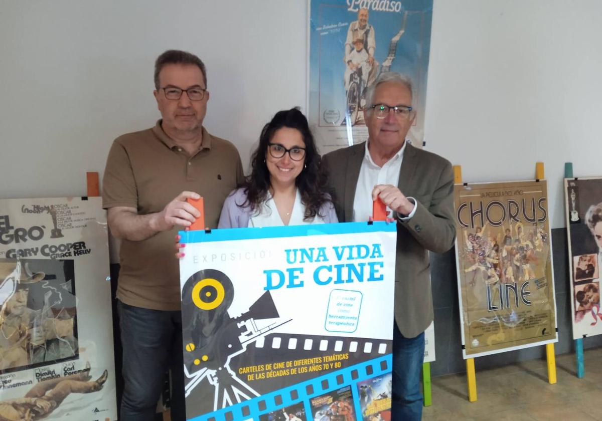 Inaugurada en residencia de mayores «La Serena» de Castuera la exposición «Una vida de cine»