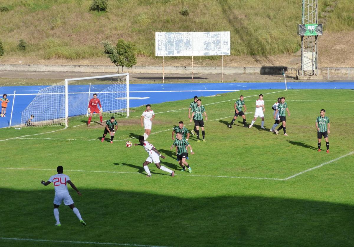 Al Castuera solo le vale ante un Olivenza que no se juega nada