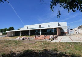 Inicio de las obras en la fachada lateral del Salón Ovino