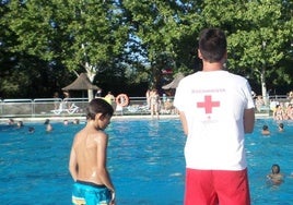 Imagen de archivo de la piscina municipal de Castuera.