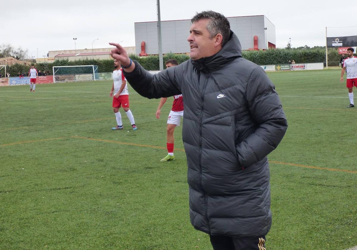 Alberto Fernández no seguirá como entrenador del CD Castuera-Subastacar la próxima temporada
