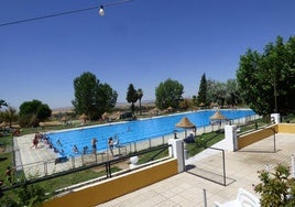 Imagen de archivo de la piscina municipal de Castuera.