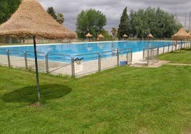 Aspecto de la piscina esta mañana del jueves 20 de junio.