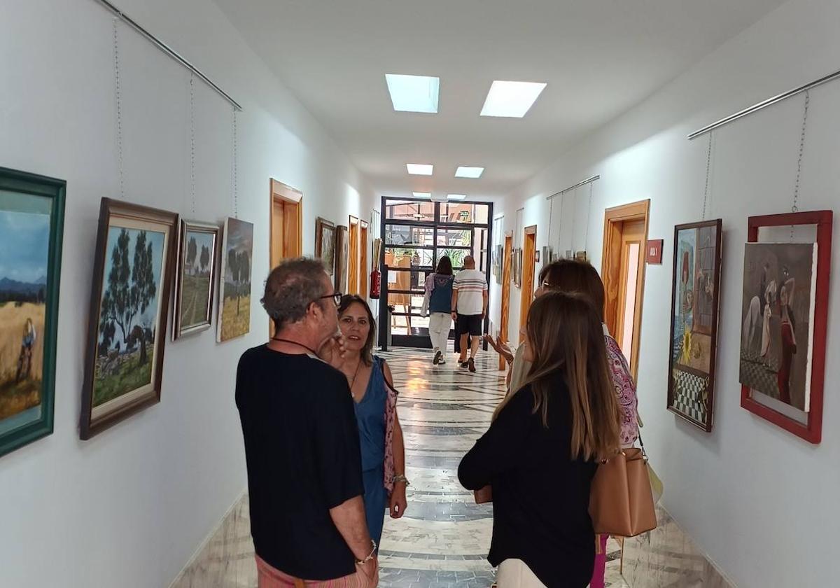 La Universidad Popular acoge una exposición pictórica de Antonio Centeno Chavero