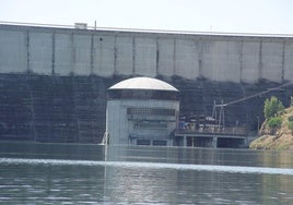Central hidroeléctrica del embalse de La Serena.