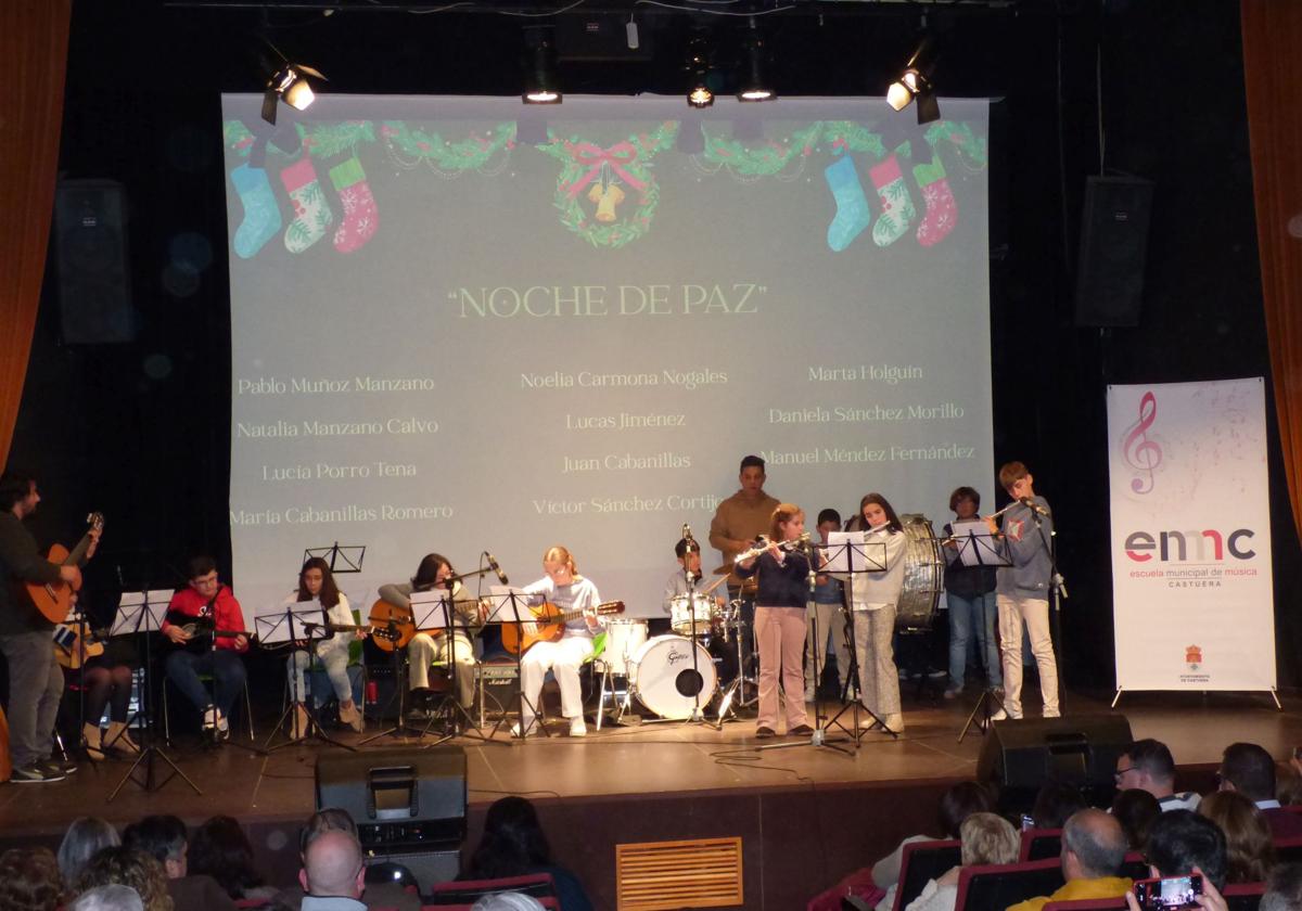 Gran tarde musical en la segunda audición de 'Navidad' de la Escuela Municipal de Música de Castuera