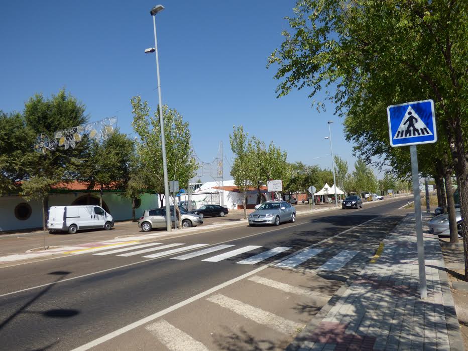 El Ayuntamiento mejora la accesibilidad y seguridad peatonal en el entorno del Ferial