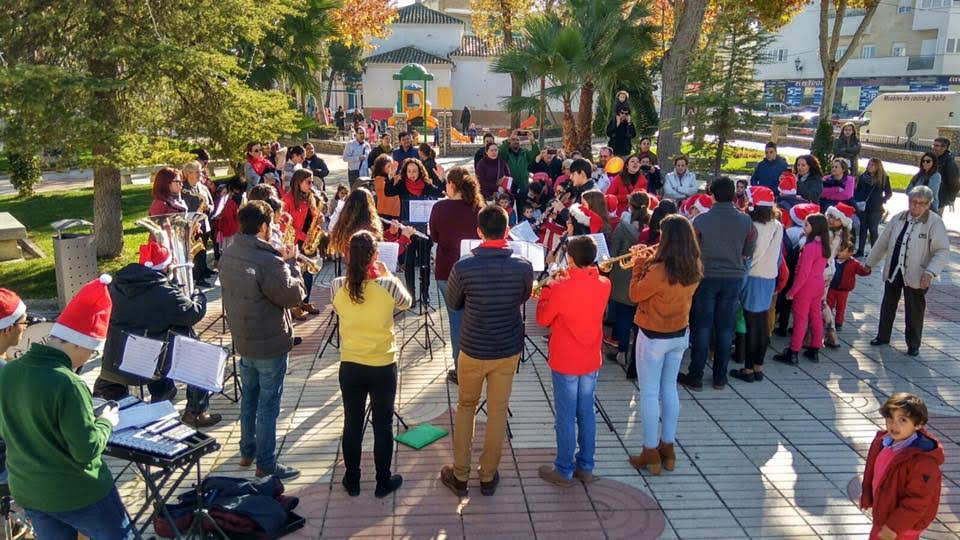 La Escuela Municipal de Música saca su actividad a la calle por Navidad
