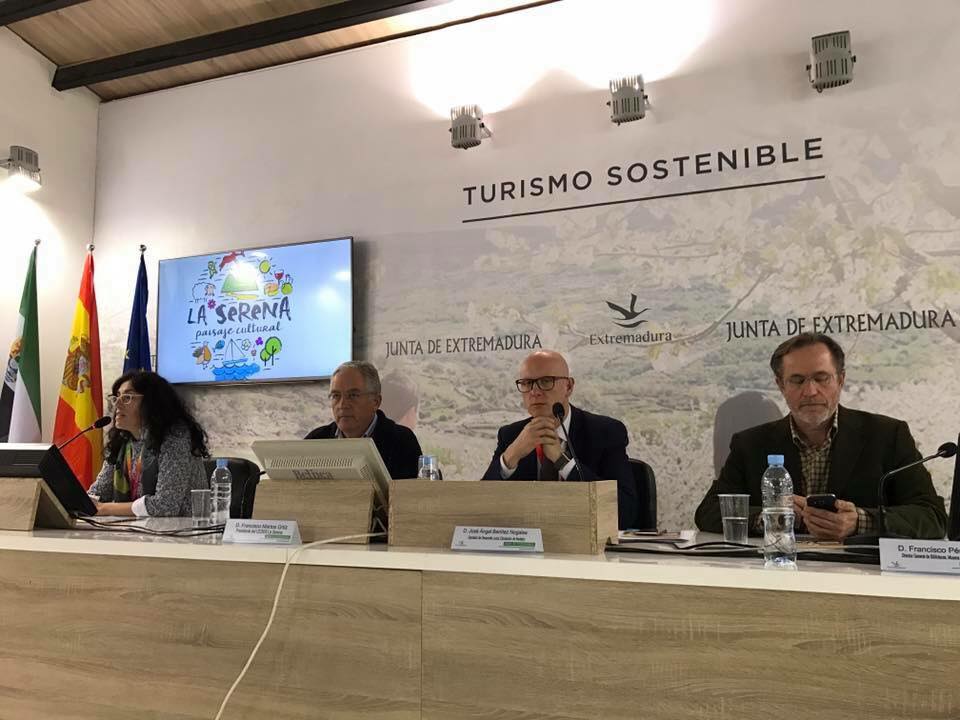 Francisco Martos, José Angel Benítez y Francisco Pérez presentaron el proyecto en la rueda de prensa 