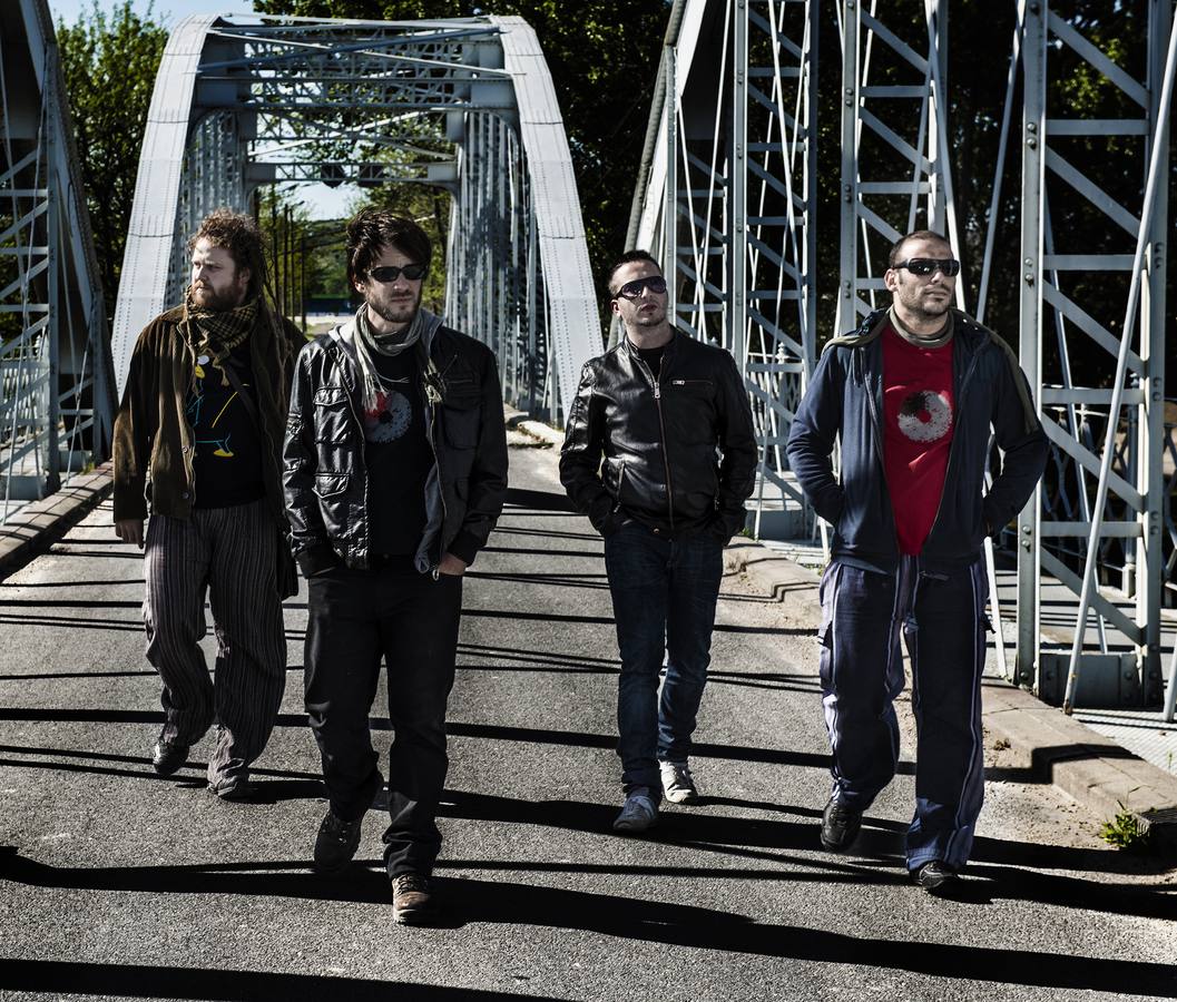 Componentes del grupo cauriense AmenoSKuartO