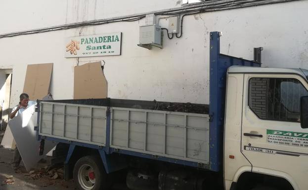 Esta mañana, a las puertas de la panadería.