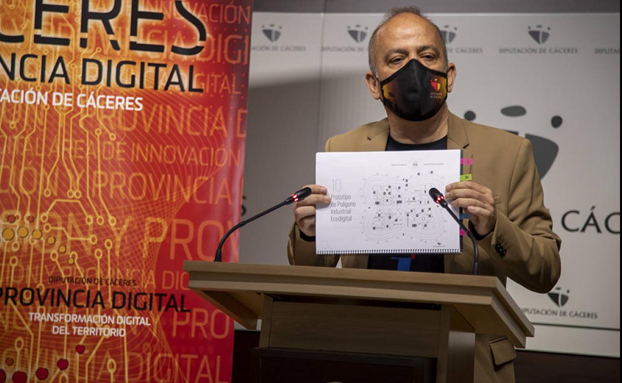 Santos Jorna, diputado de Innovación, presenta los nuevos polígonos. 