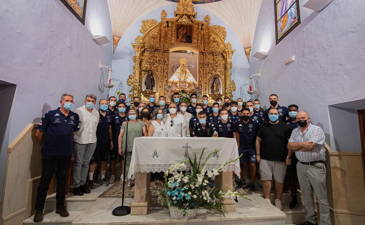 La plantilla del Coria, Directiva y Cuerpo Técnico pidieron a la Virgen que les protegiera ante la nueva temporada